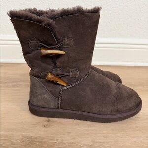 Faux Uggs Suede upper, authentic Sheepskin Size 10